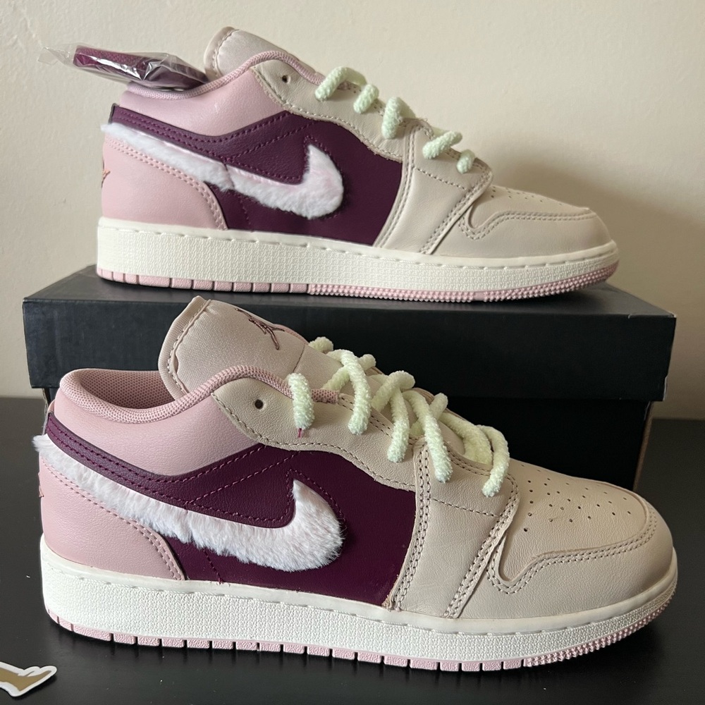 Nike Air Jordan 1 Low SE (GS) Sneakers FZ3928-200 Pink Foam Youth 5.5/Women’s 7